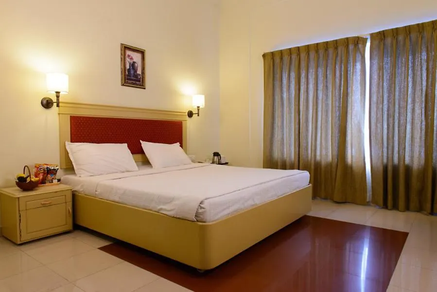 Club7 Hotel Tiruvalla