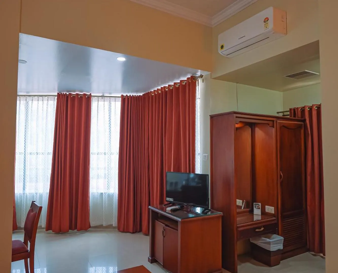 Club7 Hotel Tiruvalla