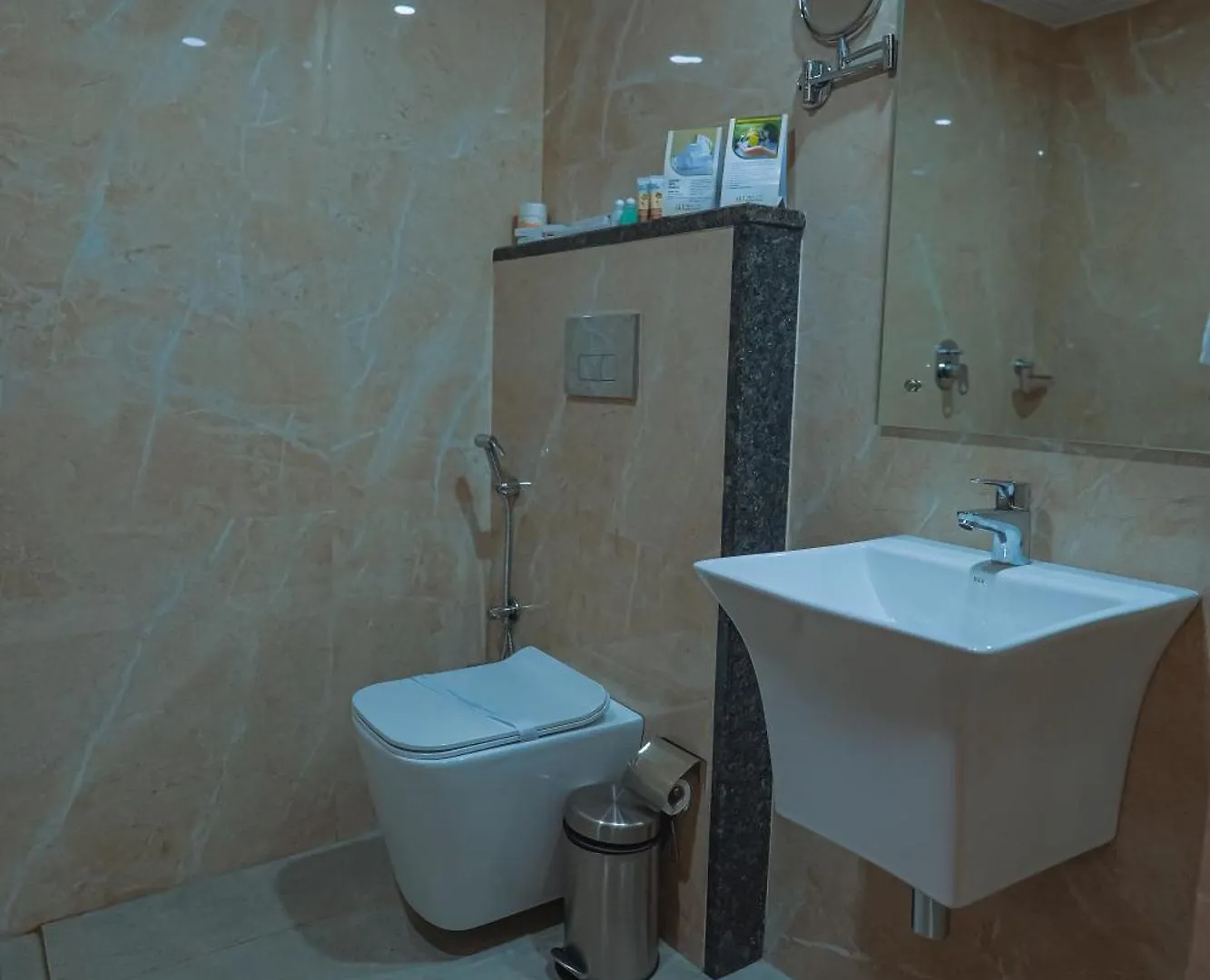 Club7 Hotel Tiruvalla