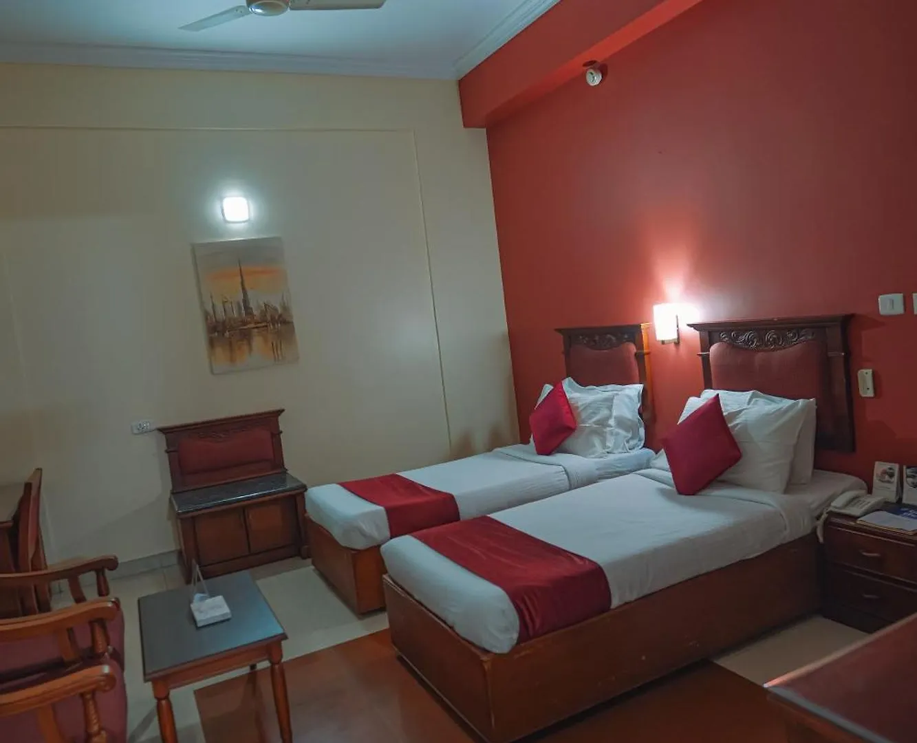 Club7 Hotel Tiruvalla