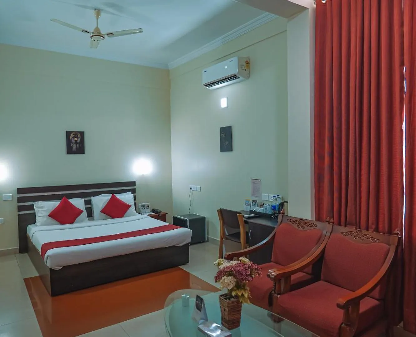 Club7 Hotel Tiruvalla